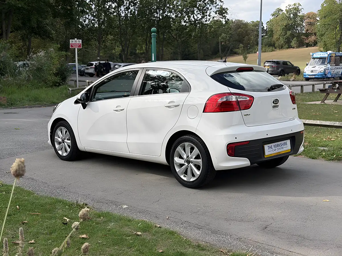 Used 2016 Kia Rio Ecodynamics 2 White - Interior and Exterior details 8