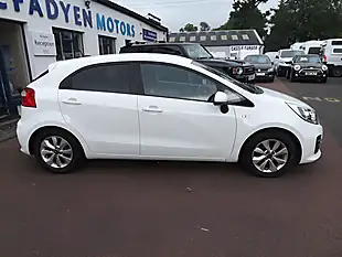 Used 2016 Kia Rio SR7 White - Interior and Exterior details 10