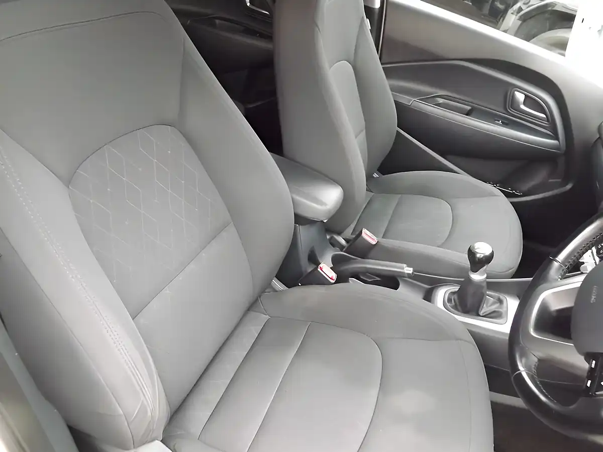 Used 2016 Kia Rio SR7 White - Interior and Exterior details 12