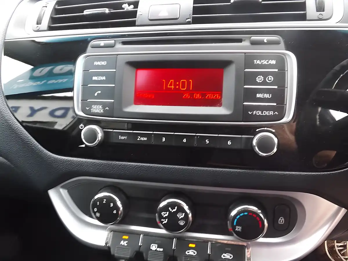 Used 2016 Kia Rio SR7 White - Interior and Exterior details 15