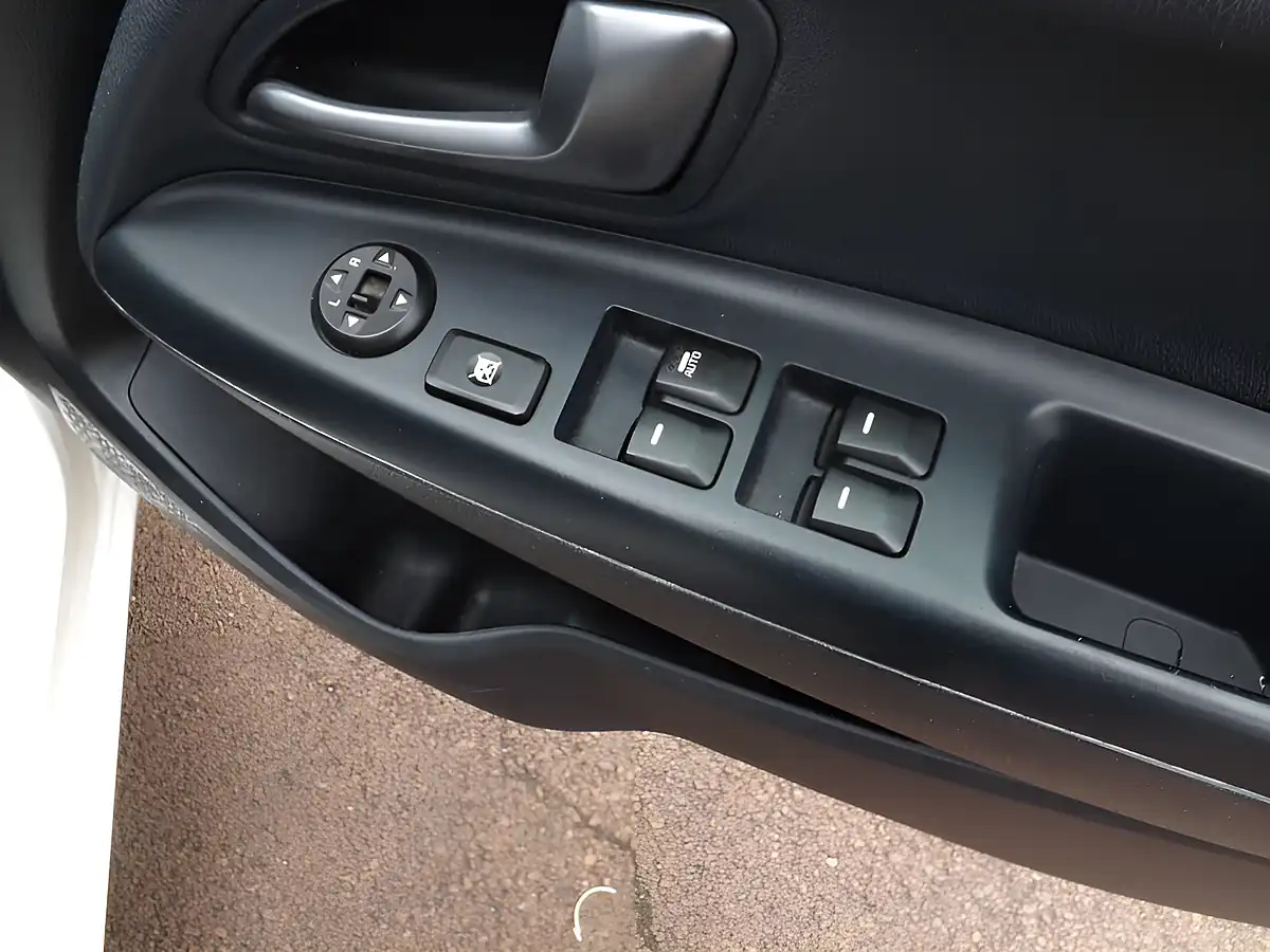 Used 2016 Kia Rio SR7 White - Interior and Exterior details 19