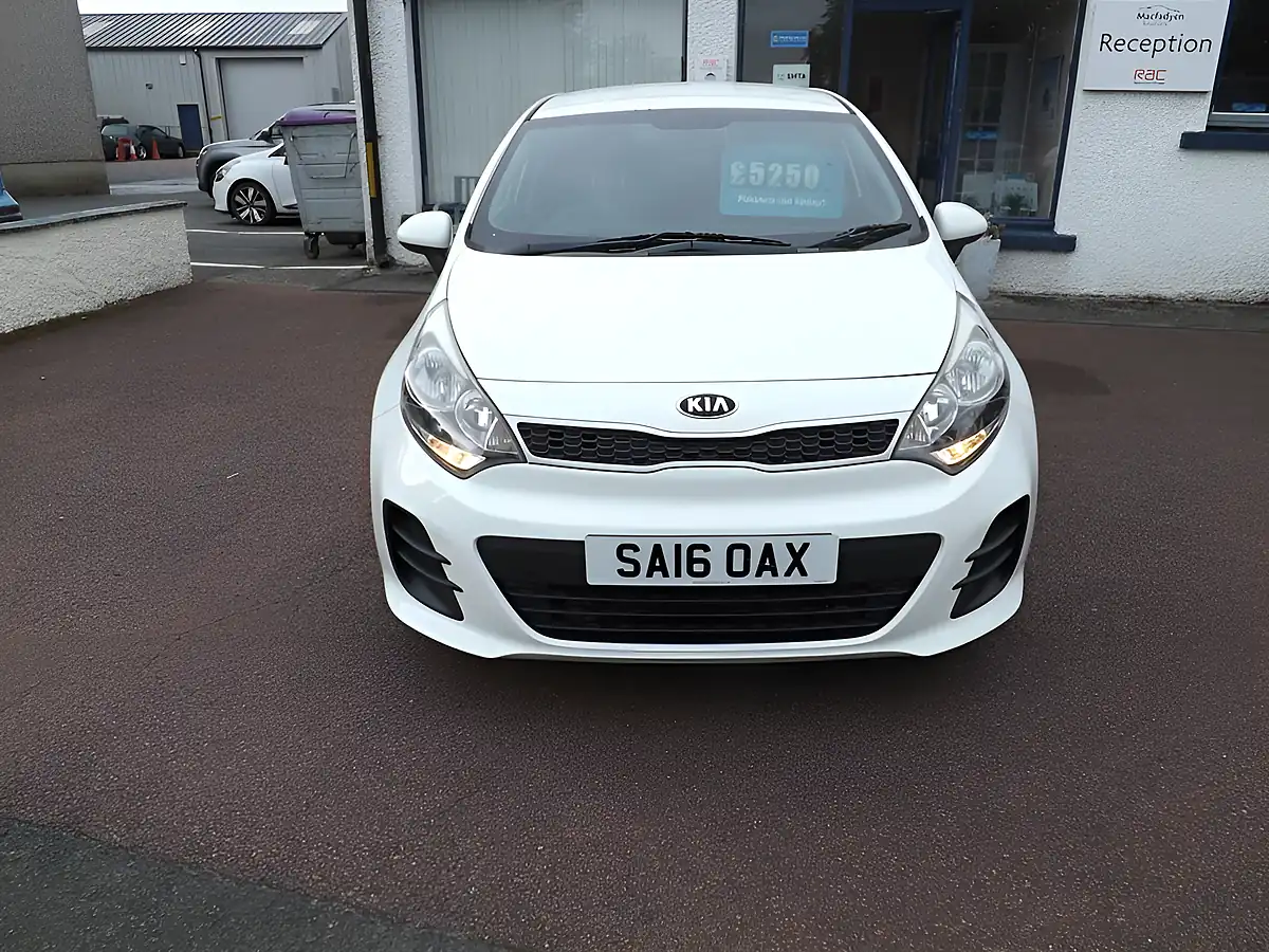 Used 2016 Kia Rio SR7 White - Interior and Exterior details 3