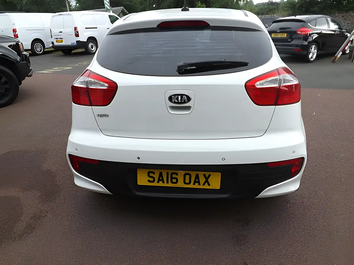 Used 2016 Kia Rio SR7 White - Interior and Exterior details 6