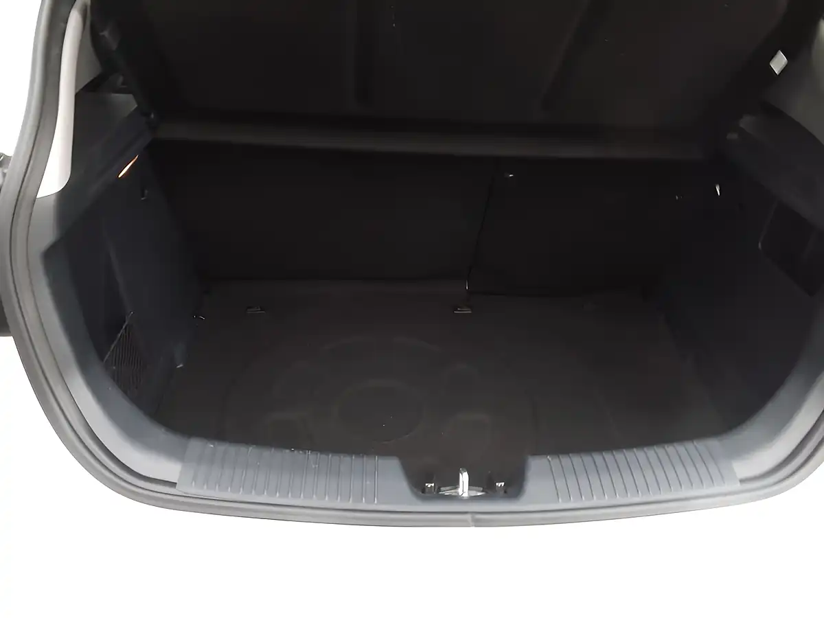 Used 2016 Kia Rio SR7 White - Interior and Exterior details 7
