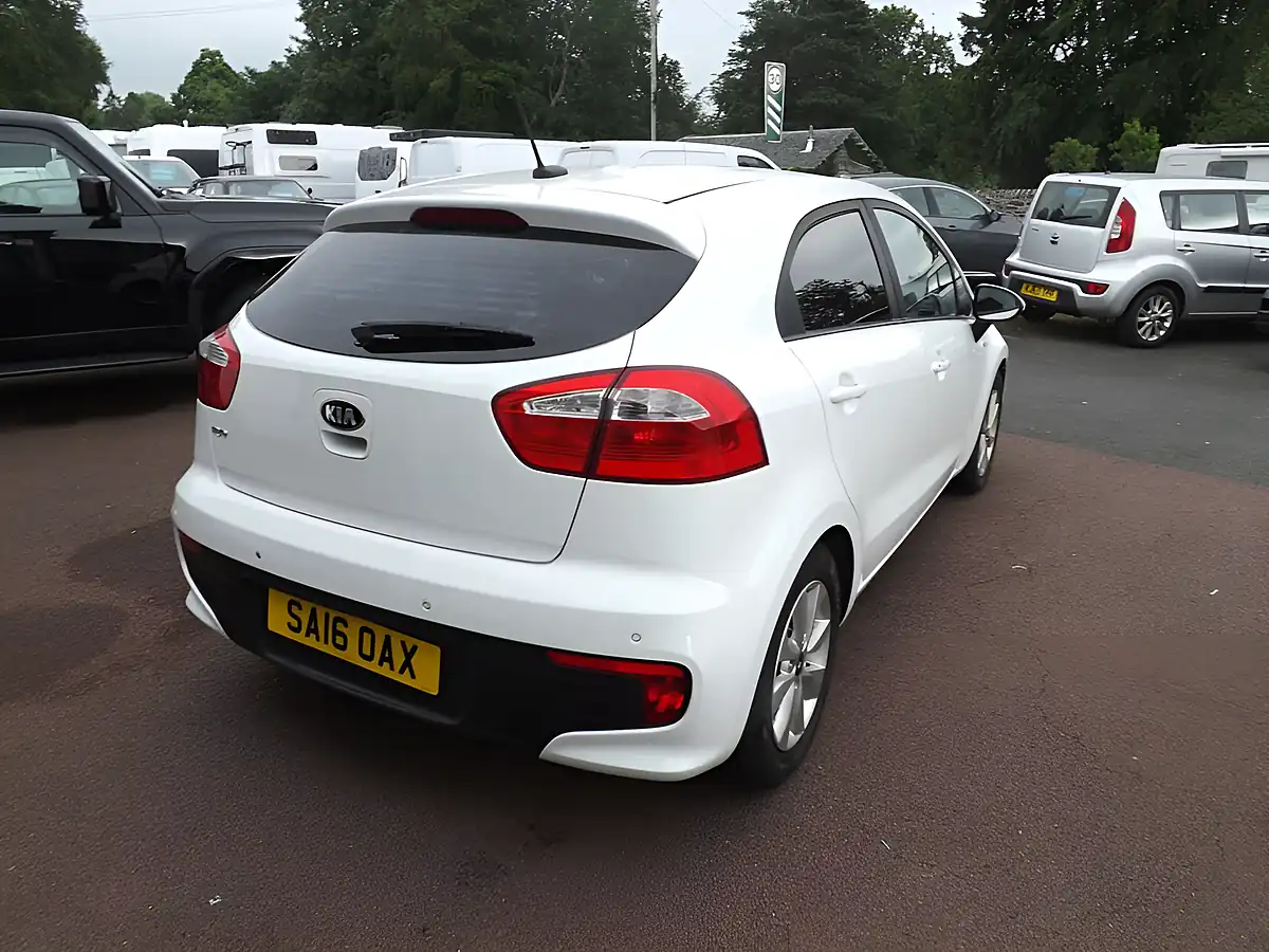 Used 2016 Kia Rio SR7 White - Interior and Exterior details 9