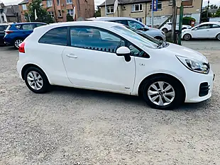Used 2016 Kia Rio SR7 White - Interior and Exterior details 11