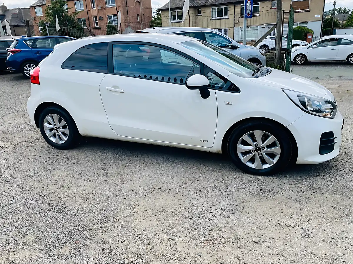 Used 2016 Kia Rio SR7 White - Interior and Exterior details 11