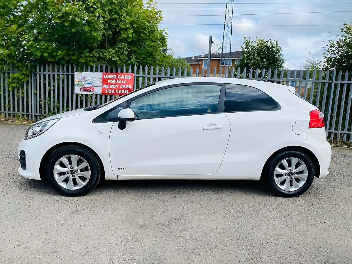 Used 2016 Kia Rio SR7 White - Interior and Exterior details 12