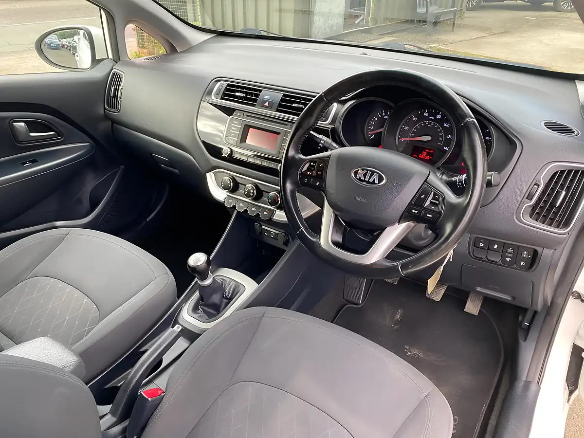 Used 2016 Kia Rio SR7 White - Interior and Exterior details 15