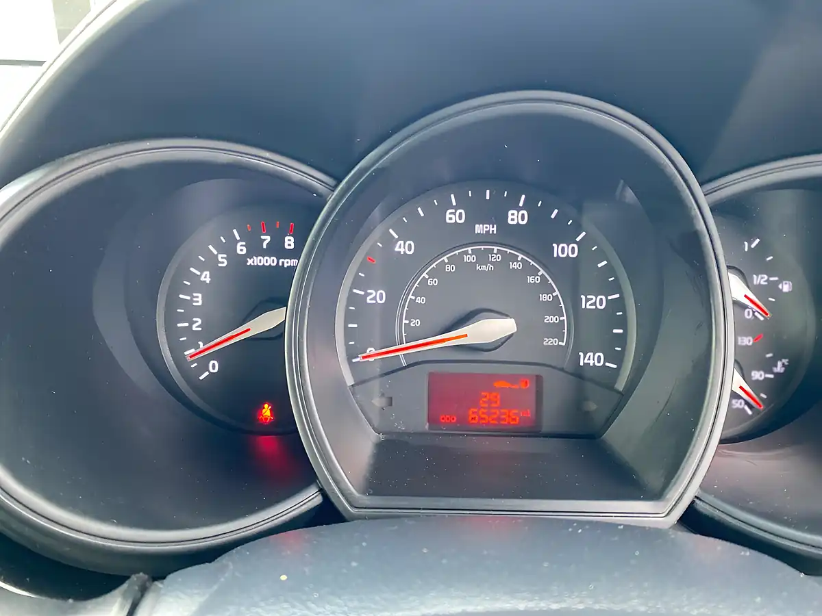 Used 2016 Kia Rio SR7 White - Interior and Exterior details 18