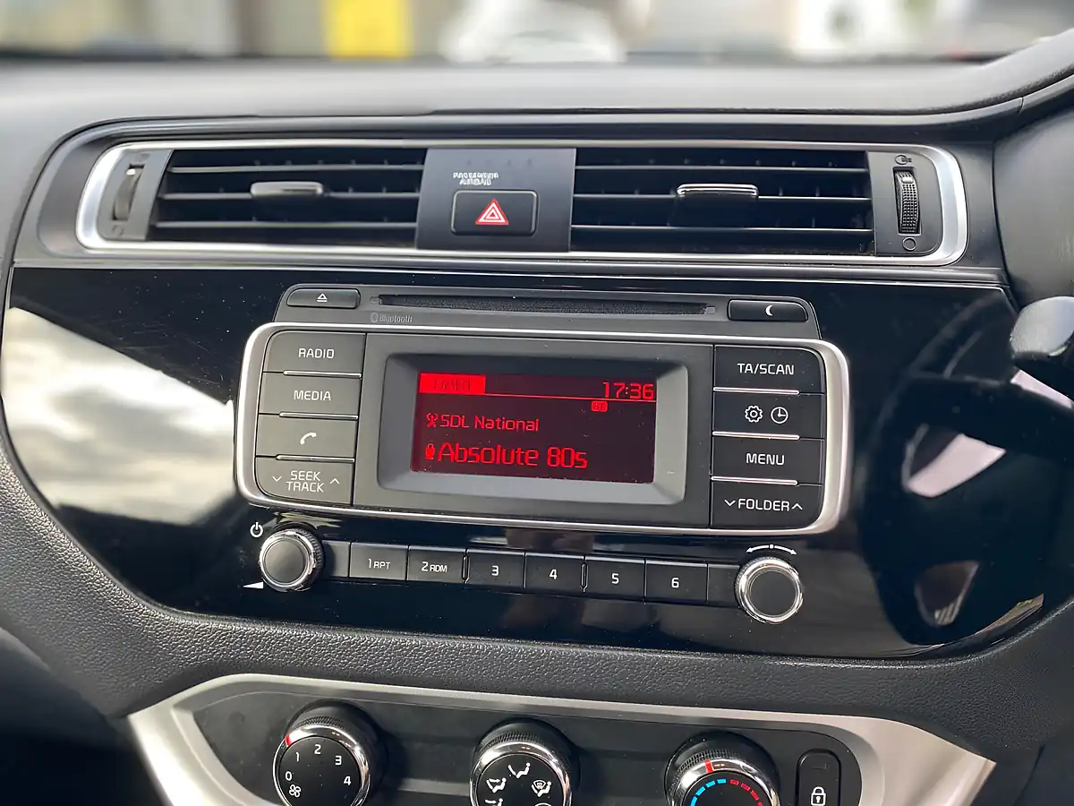 Used 2016 Kia Rio SR7 White - Interior and Exterior details 19