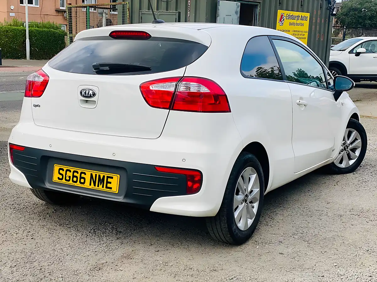 Used 2016 Kia Rio SR7 White - Interior and Exterior details 7