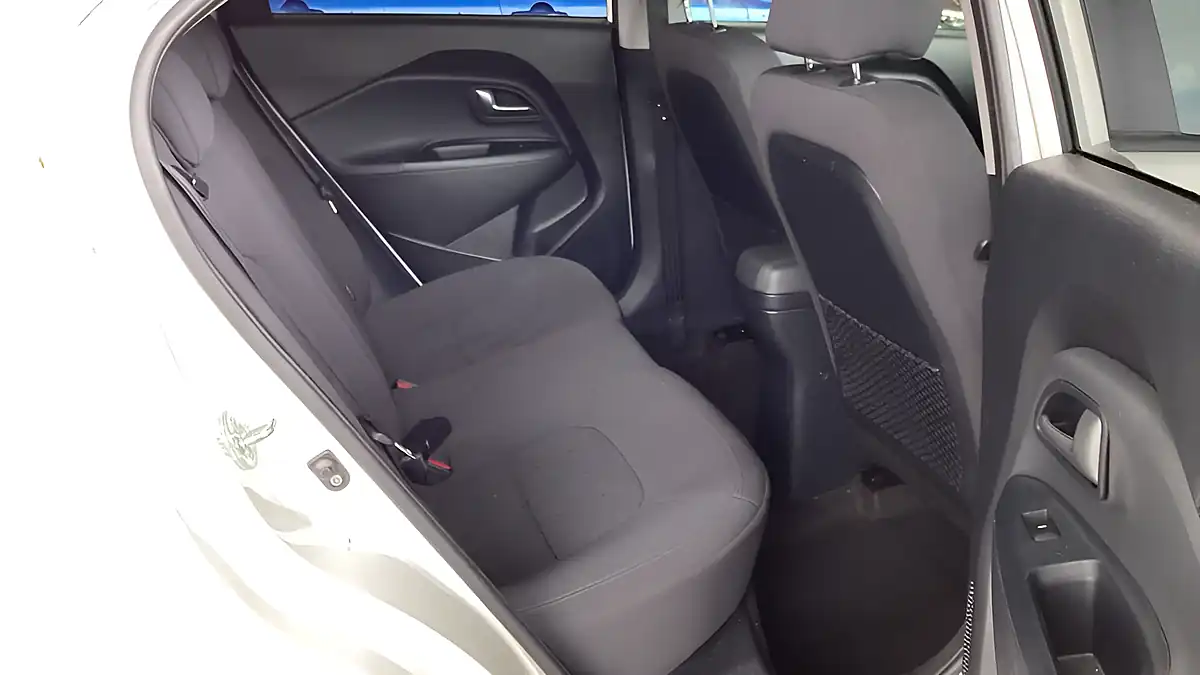 Used 2016 Kia Rio SR7 White - Interior and Exterior details 10