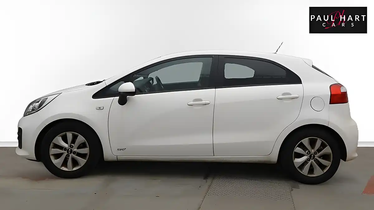 Used 2016 Kia Rio SR7 White - Interior and Exterior details 2