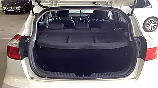 Used 2016 Kia Rio SR7 White - Interior and Exterior details 9