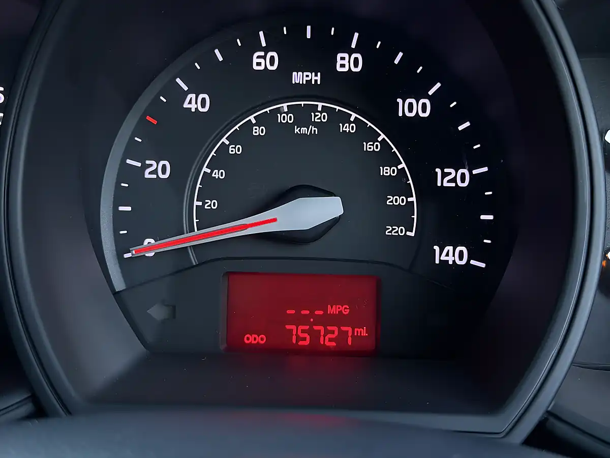 Used 2016 Kia Rio SR7 White - Interior and Exterior details 16