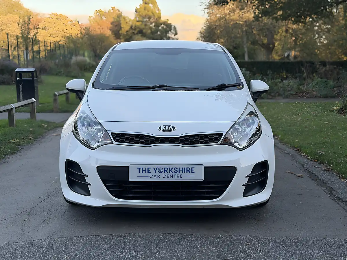 Used 2016 Kia Rio SR7 White - Interior and Exterior details 2
