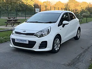 Used 2016 Kia Rio SR7 White - Interior and Exterior details 3