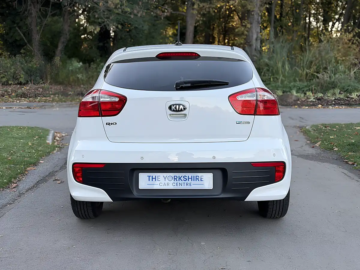 Used 2016 Kia Rio SR7 White - Interior and Exterior details 7