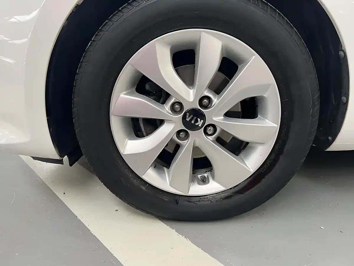 Used 2016 Kia Rio SR7 White - Interior and Exterior details 12