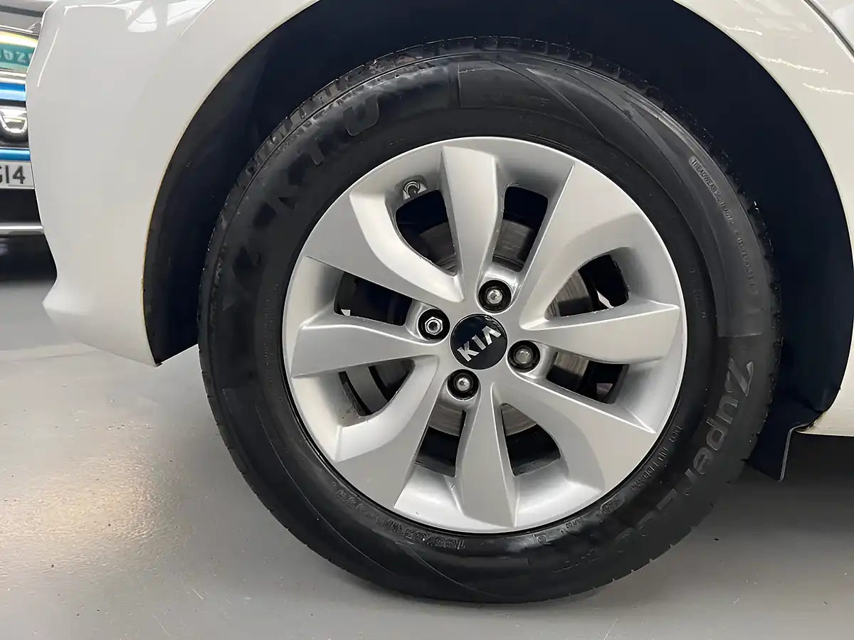 Used 2016 Kia Rio SR7 White - Interior and Exterior details 13