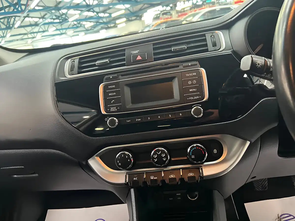 Used 2016 Kia Rio SR7 White - Interior and Exterior details 14