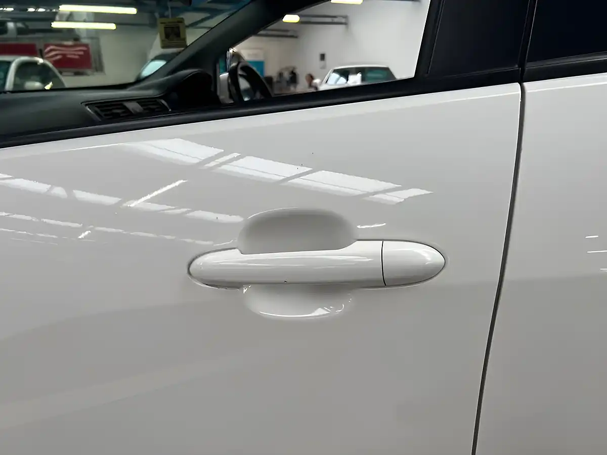 Used 2016 Kia Rio SR7 White - Interior and Exterior details 18