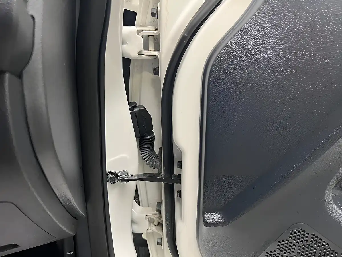 Used 2016 Kia Rio SR7 White - Interior and Exterior details 19