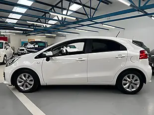 Used 2016 Kia Rio SR7 White - Interior and Exterior details 5