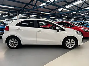 Used 2016 Kia Rio SR7 White - Interior and Exterior details 6