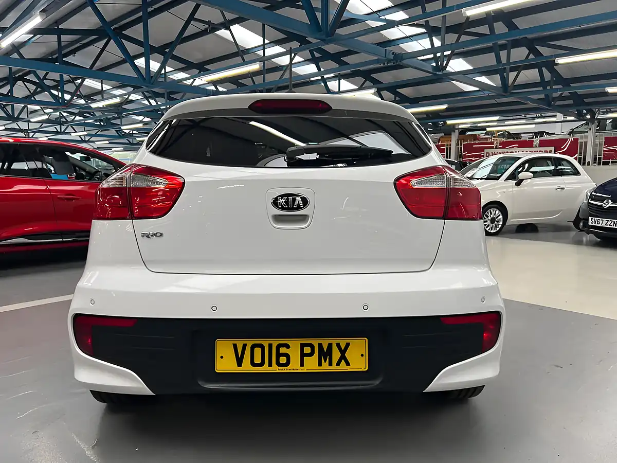 Used 2016 Kia Rio SR7 White - Interior and Exterior details 9