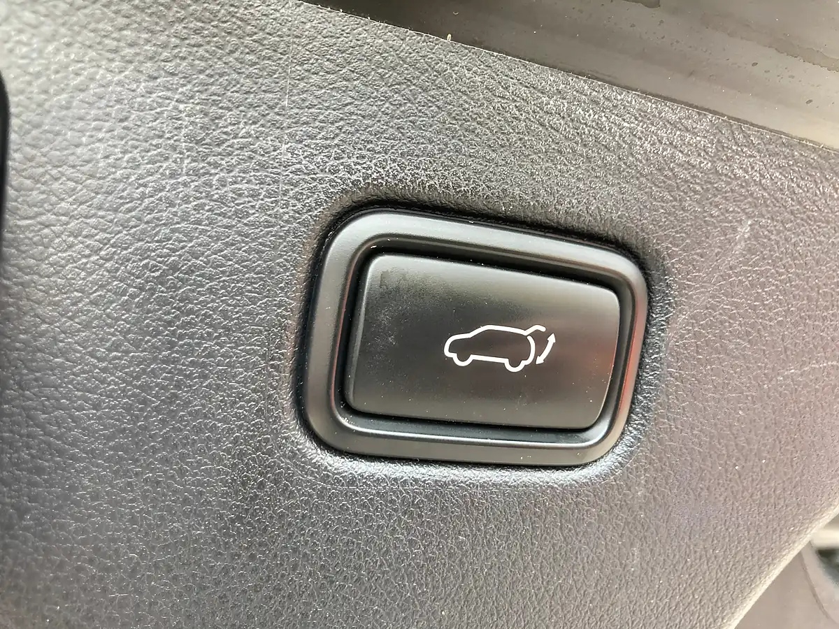 Used 2016 Kia Sorento KX-3 Black - Interior and Exterior details 10