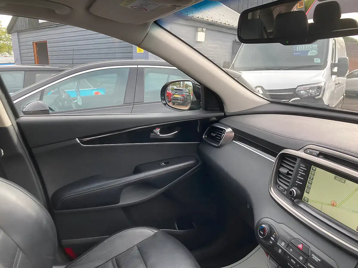 Used 2016 Kia Sorento KX-3 Black - Interior and Exterior details 14