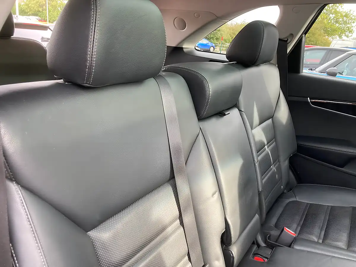 Used 2016 Kia Sorento KX-3 Black - Interior and Exterior details 19