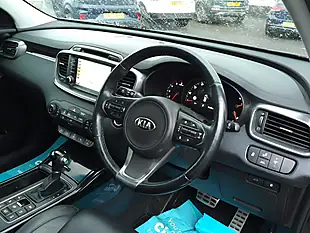 Used 2016 Kia Sorento KX-4 Black - Interior and Exterior details 12