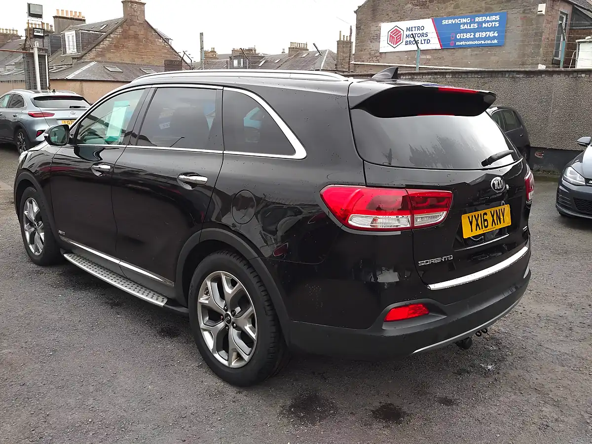 Used 2016 Kia Sorento KX-4 Black - Interior and Exterior details 3