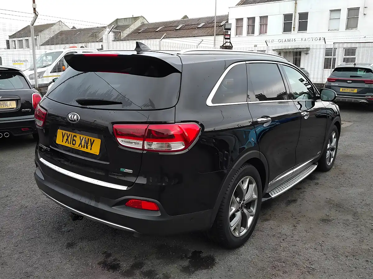 Used 2016 Kia Sorento KX-4 Black - Interior and Exterior details 5
