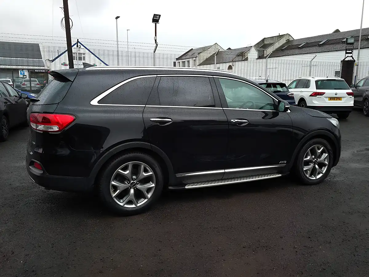 Used 2016 Kia Sorento KX-4 Black - Interior and Exterior details 6