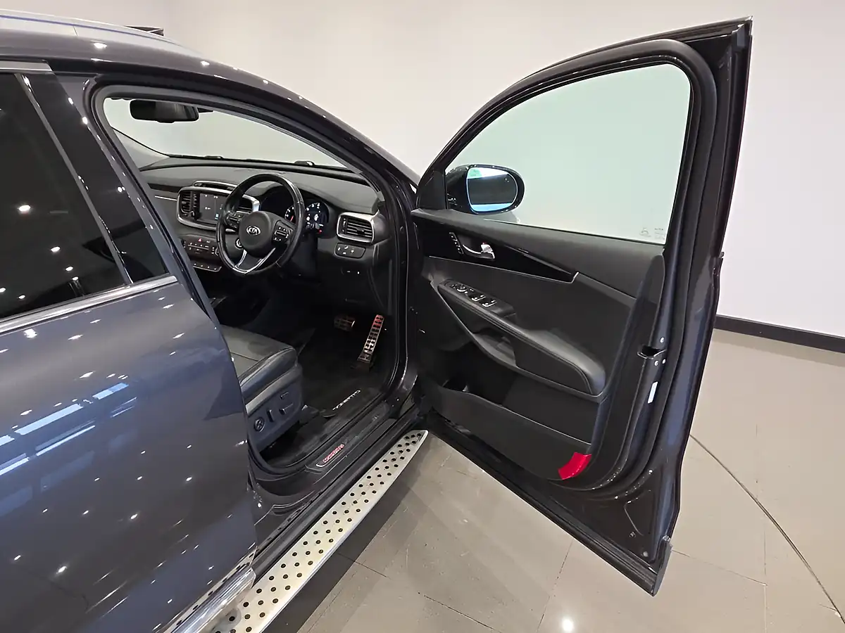 Used 2016 Kia Sorento KX-4 Grey - Interior and Exterior details 15