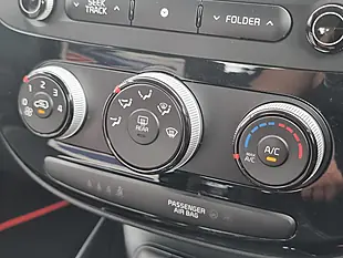 Used 2016 Kia Soul Connect White - Interior and Exterior details 17