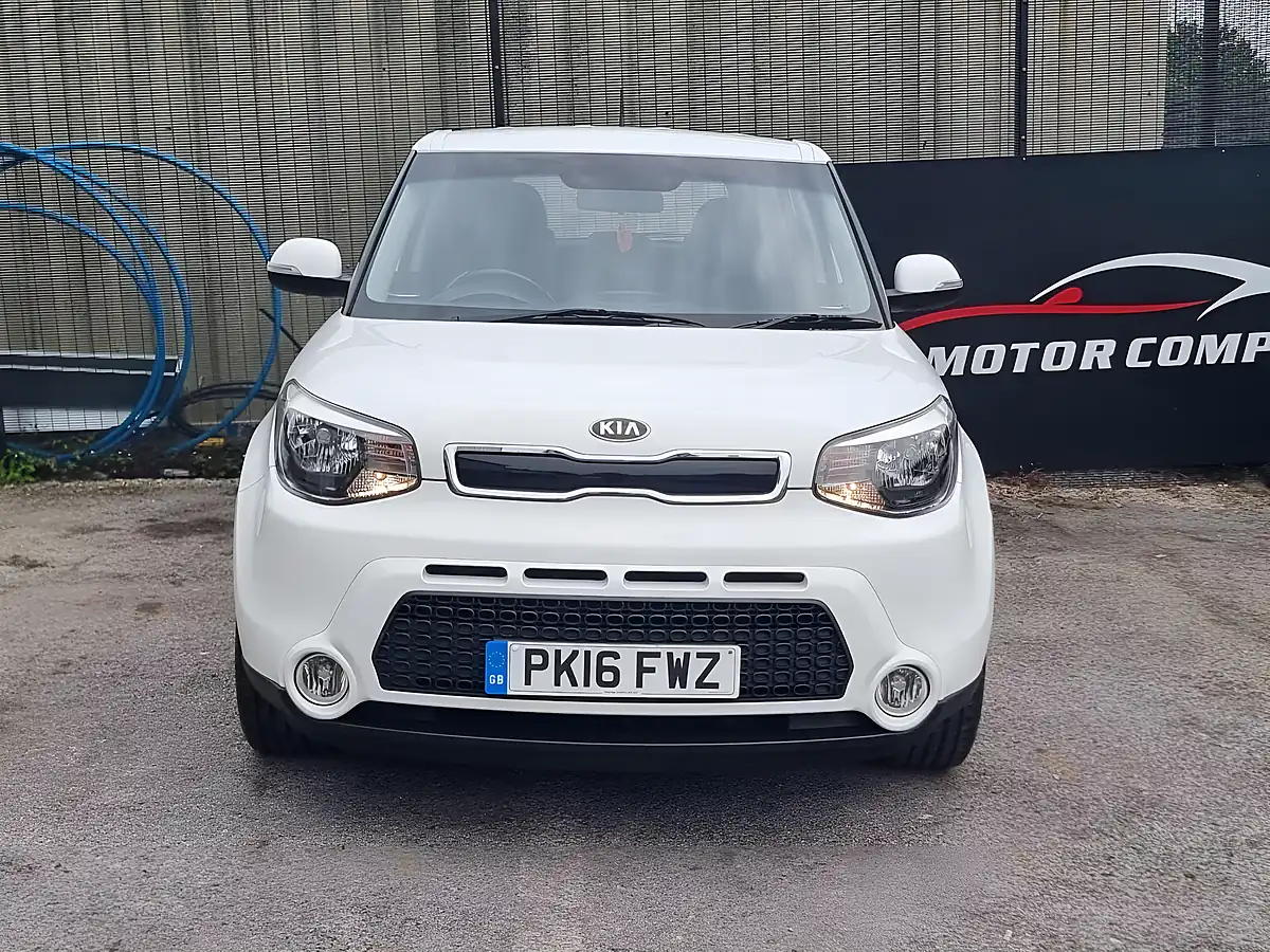 Used 2016 Kia Soul Connect White - Interior and Exterior details 2