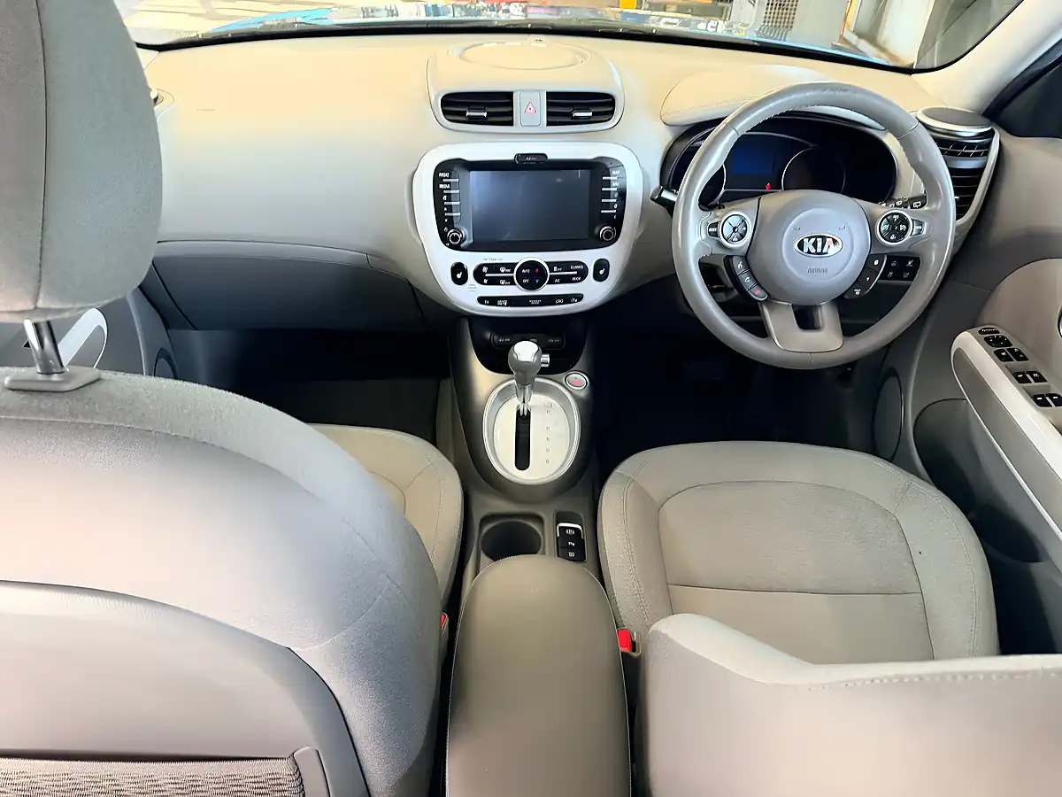 Used 2016 Kia Soul EV SUV Blue - Interior and Exterior details 17
