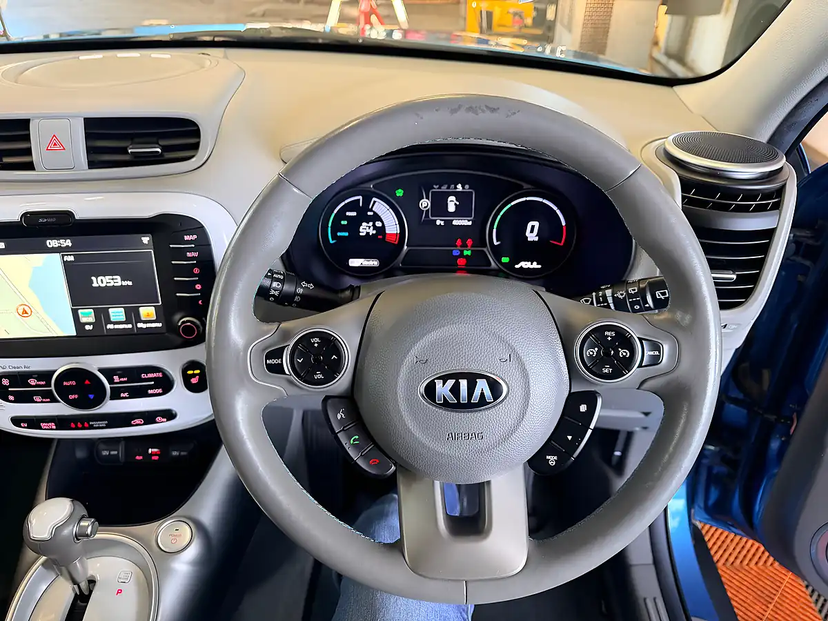 Used 2016 Kia Soul EV SUV Blue - Interior and Exterior details 18