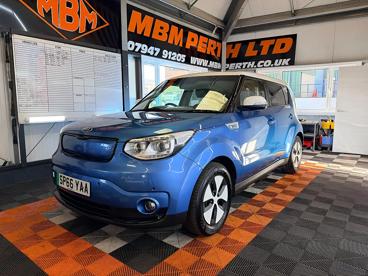 Used 2016 Kia Soul EV SUV Blue - Interior and Exterior details 3