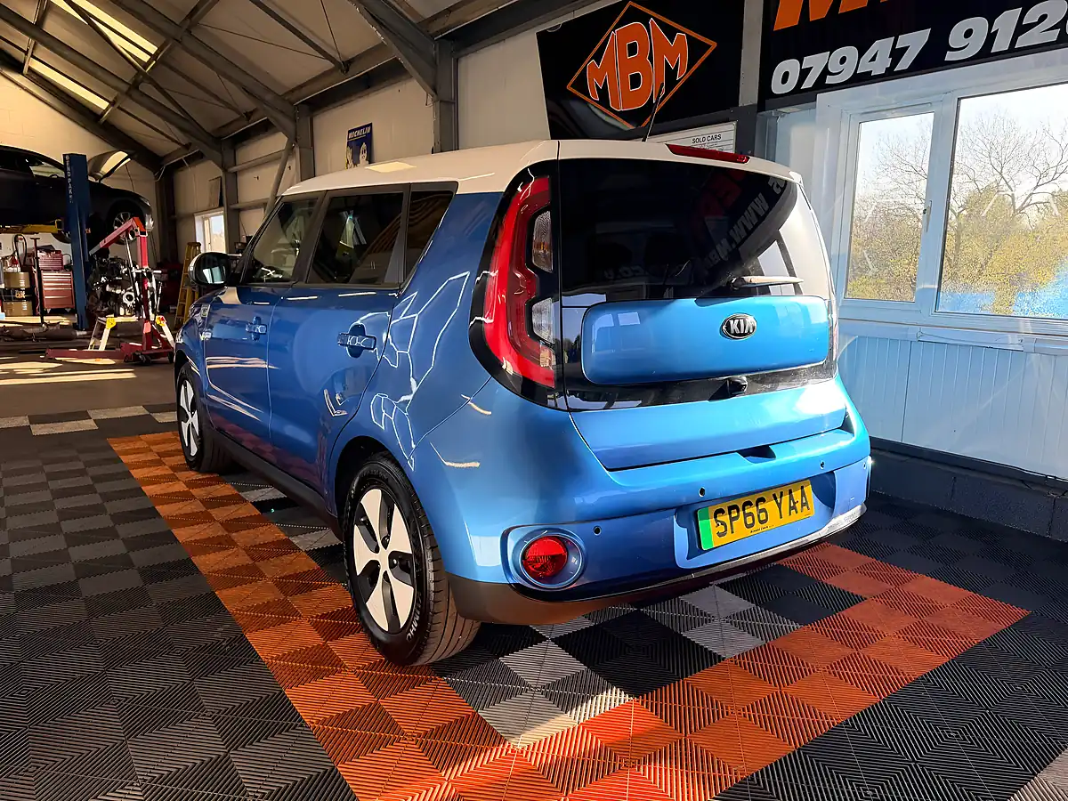 Used 2016 Kia Soul EV SUV Blue - Interior and Exterior details 4