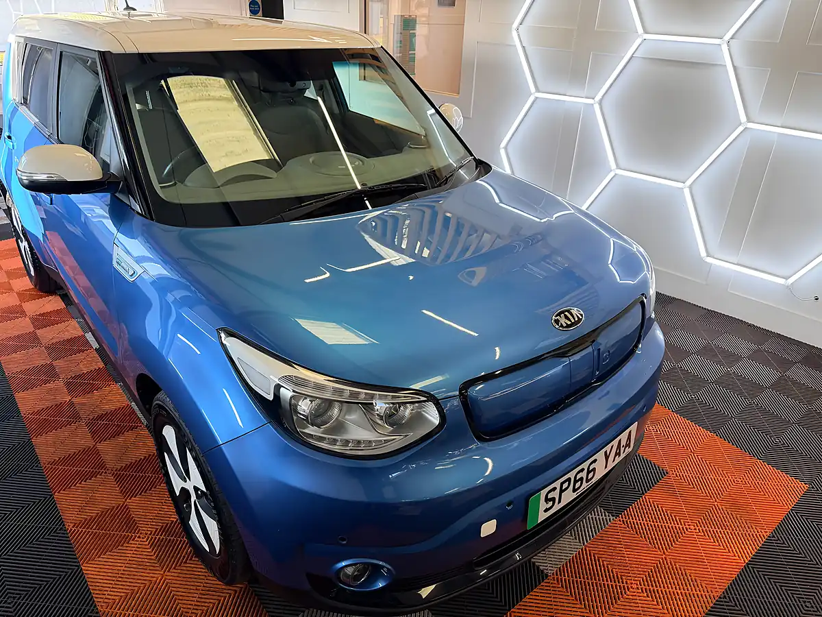 Used 2016 Kia Soul EV SUV Blue - Interior and Exterior details 8