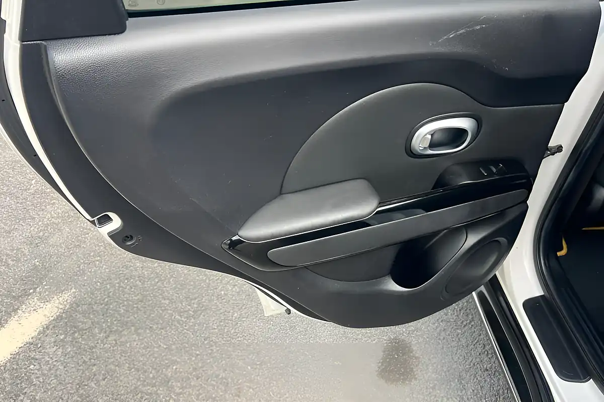 Used 2016 Kia Soul Mixx White - Interior and Exterior details 16