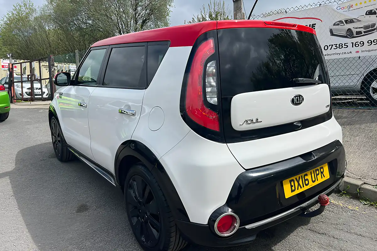 Used 2016 Kia Soul Mixx White - Interior and Exterior details 4