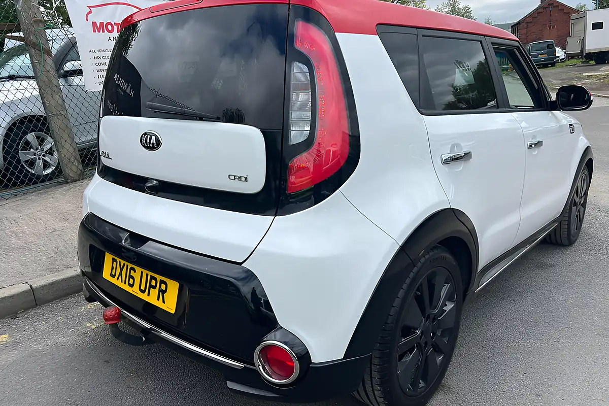 Used 2016 Kia Soul Mixx White - Interior and Exterior details 6