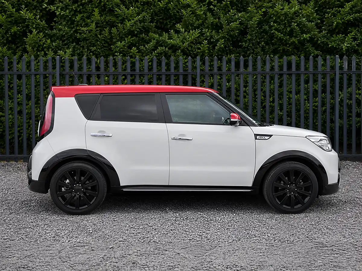 Used 2016 Kia Soul Mixx White - Interior and Exterior details 6
